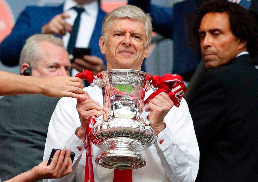 Jose Mourinho reminds Arsene Wenger how Chelsea ruined his special Arsenal milestone. 