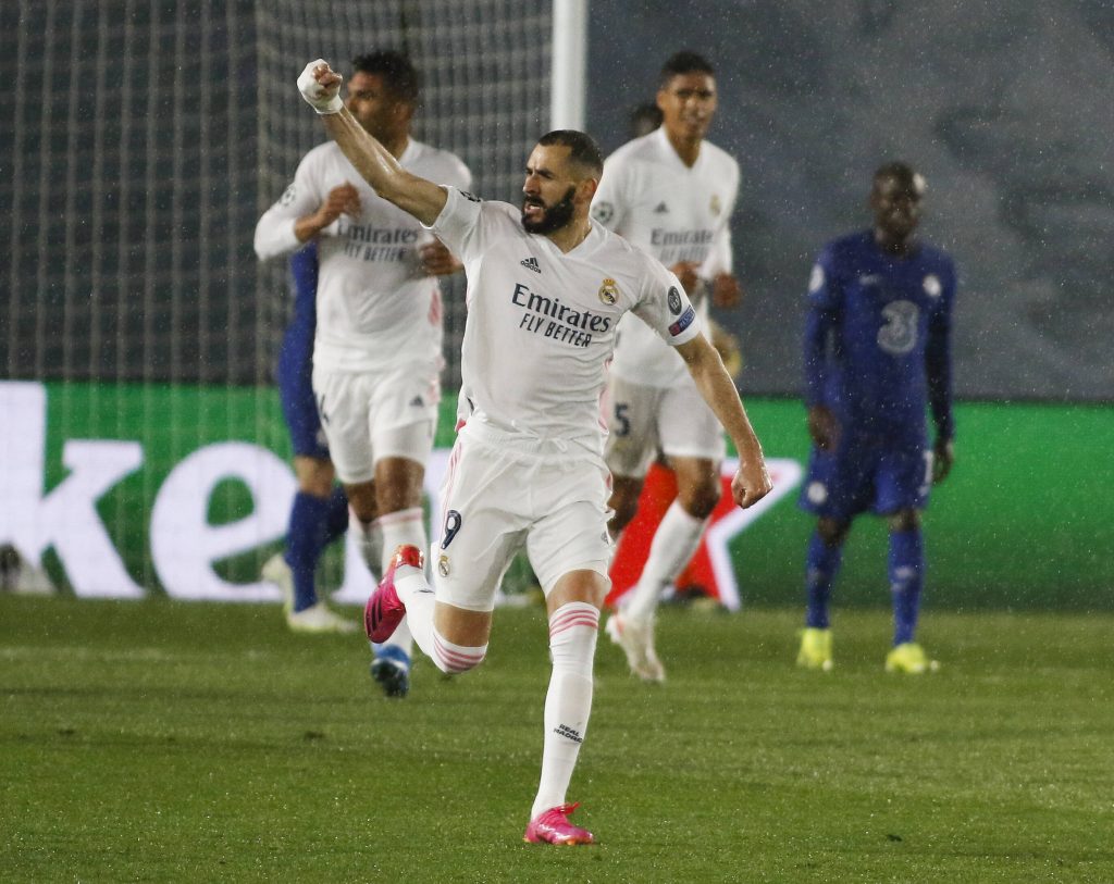 Chelsea could miss out on Karim Benzema signing after Manchester United enter the fray. 