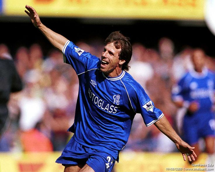Gianfranco Zola feels Chelsea fans need to be on the same page as the players.