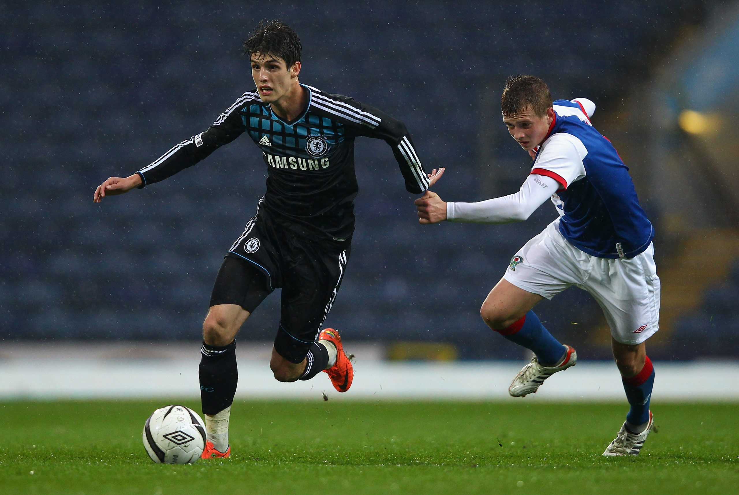 Lucas Piazon (L) in action for Chelsea . (GETTY Images)