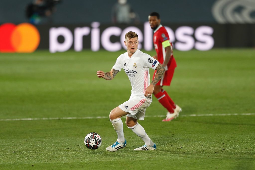 Real Madrid midfielder Toni Kroos could play in the Premier League with Chelsea a potential option.