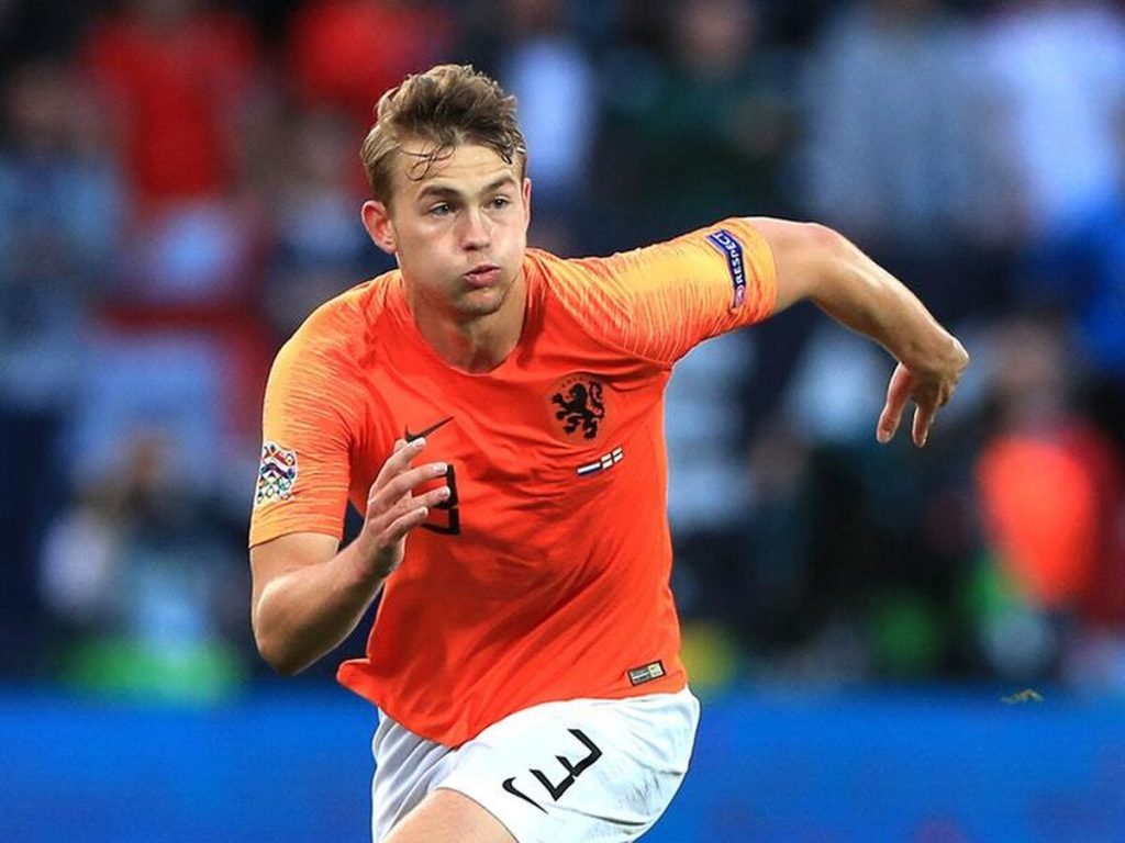 Matthijs de Ligt in action for the Netherlands.