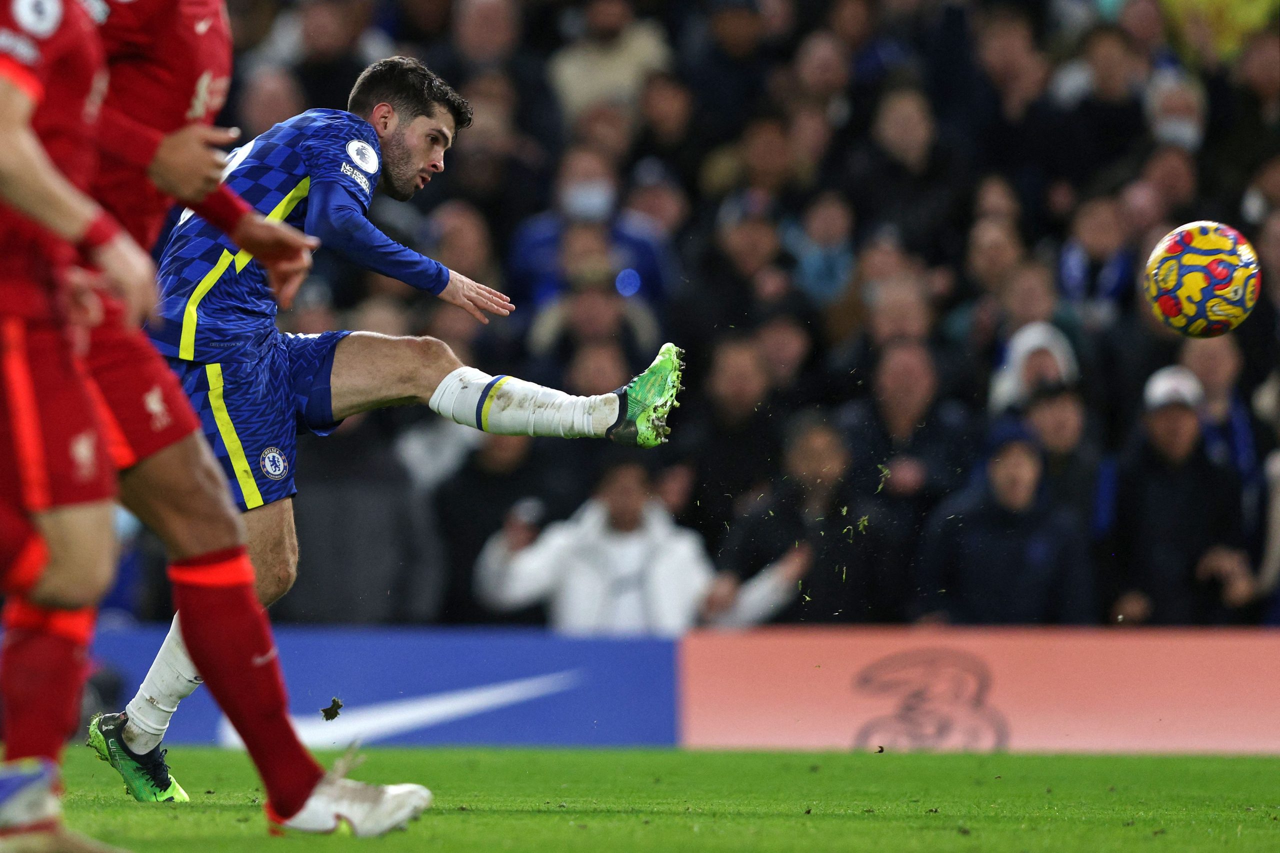 Some fans react on Twitter as Chelsea fight back to draw 2-2 against Liverpool .