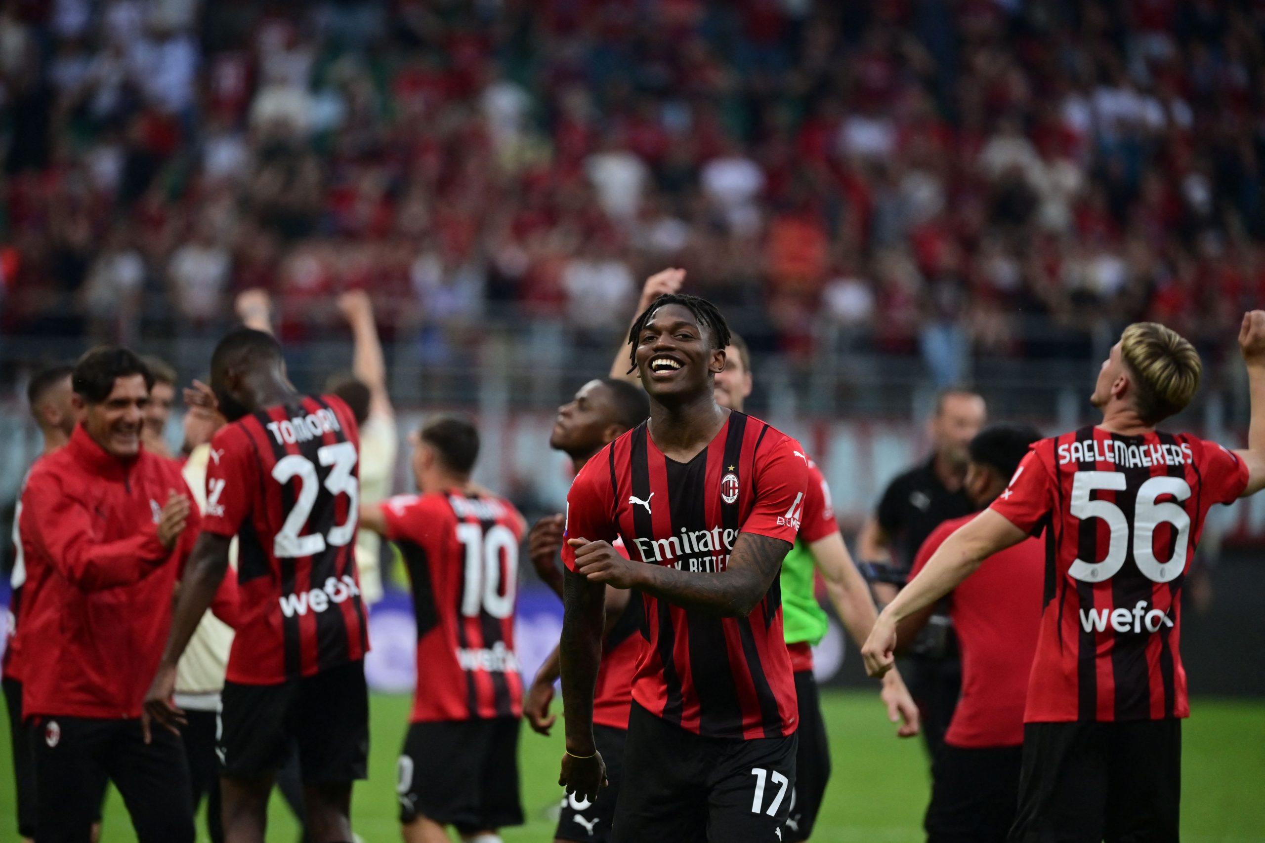 AC Milan planning to offer new contract to Rafael Leao amid Chelsea link.