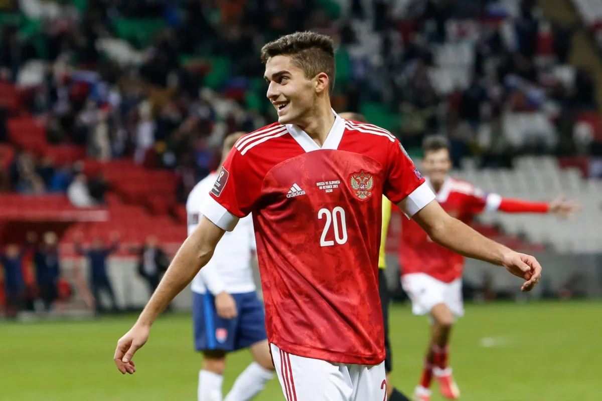 Russian star Arsen Zakharyan talks about a potential move to Chelsea.