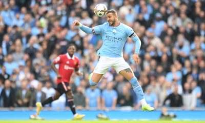 Kyle Walker of Manchester City controls the ball.