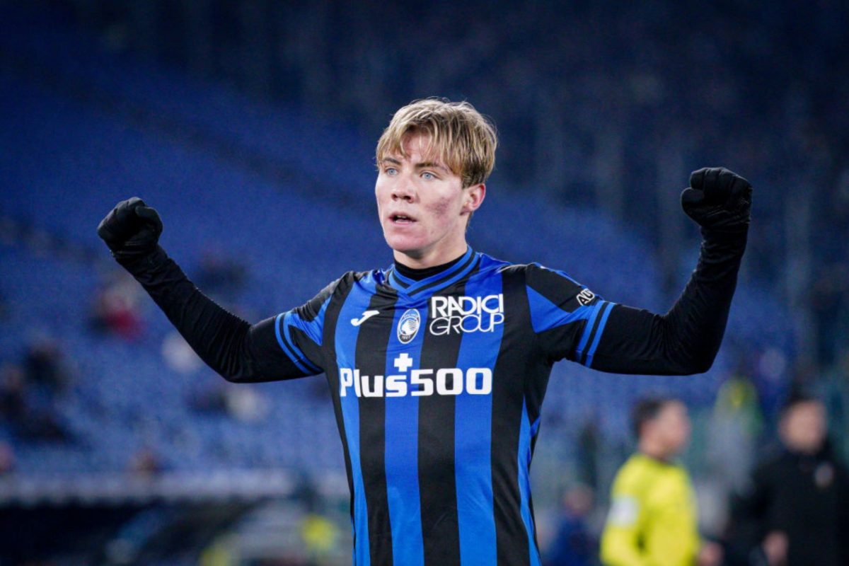 Fabrizio Romano claims Chelsea have sent scouts to watch Manchester United target Rasmus Hojlund. 