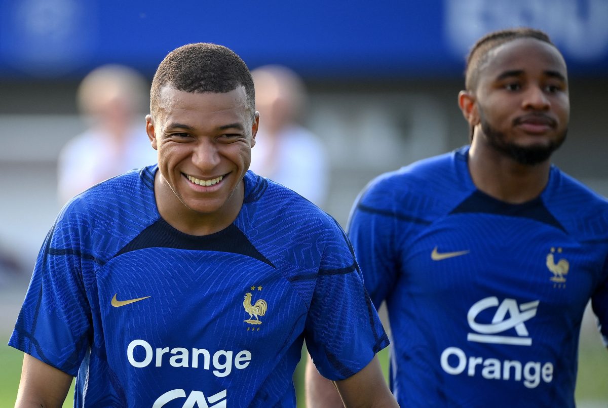 France's forward Kylian Mbappe sends contract ultimatum to PSG amid potential Chelsea interest.