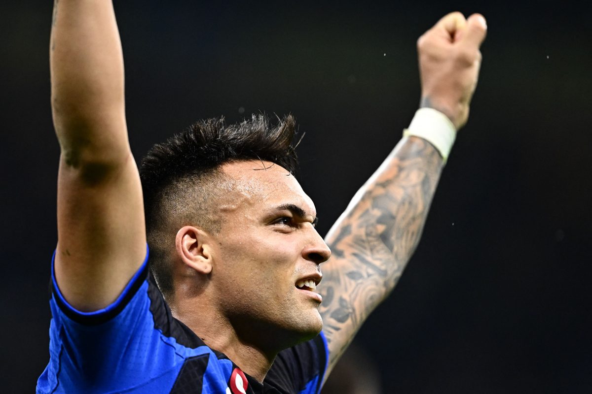 Inter Milan deny negotiations with Chelsea for Lautaro Martinez. 