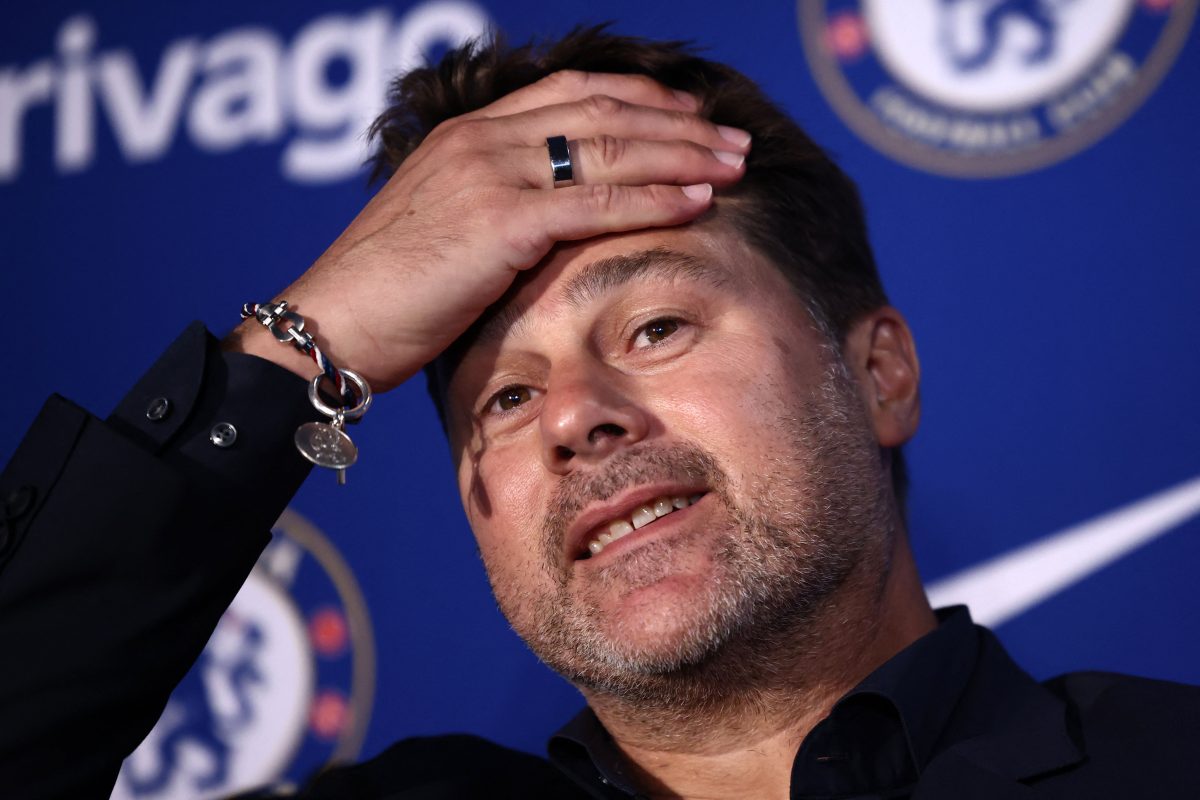 Mauricio Pochettino urges the Chelsea hierarchy to reinforce the squad.