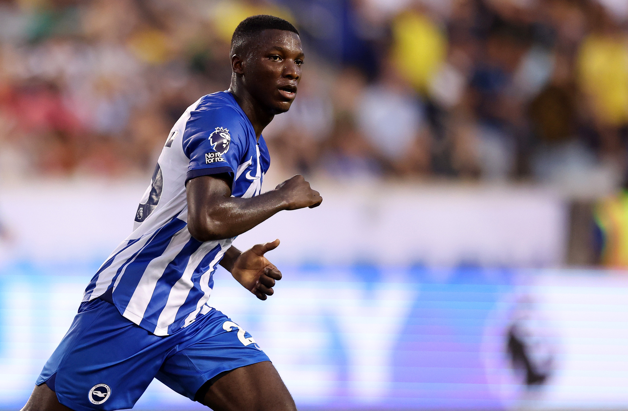 An unnamed club have made a bid to sign Chelsea target Moises Caicedo.