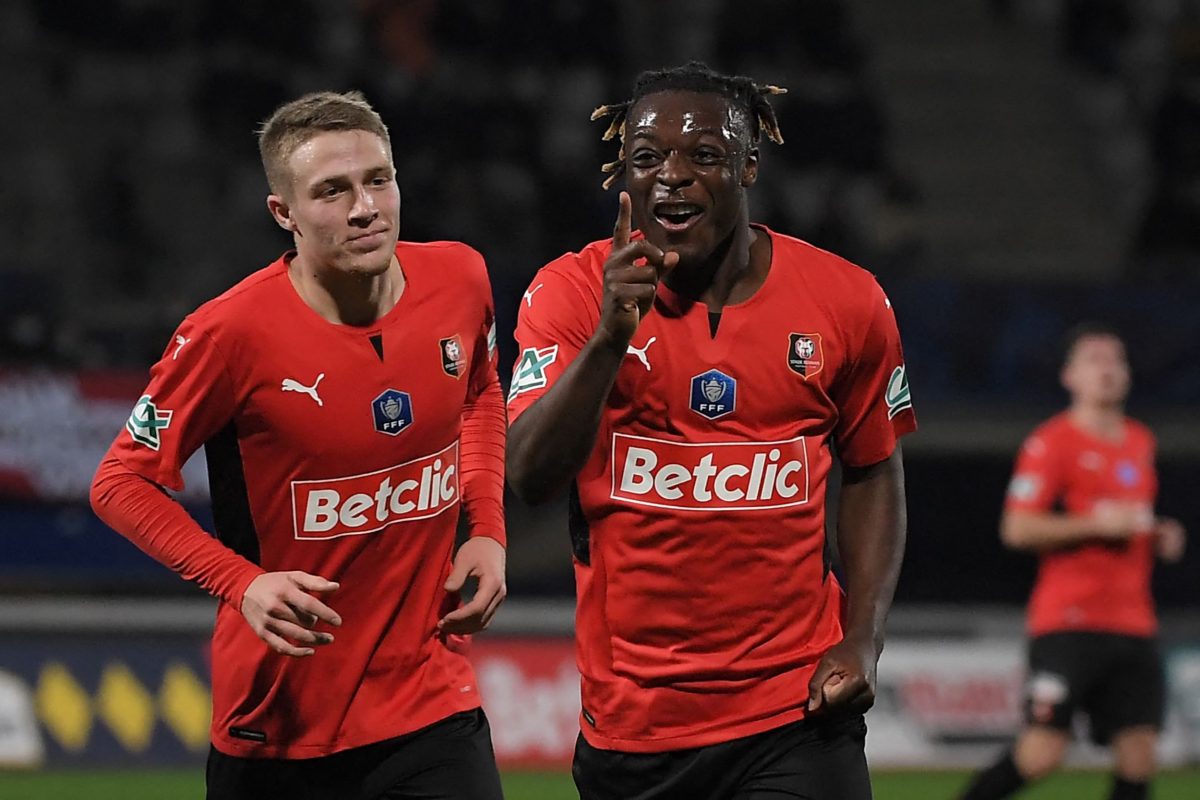 Manchester City agree €65 million fee with Stade Rennais for Chelsea target Jeremy Doku. 